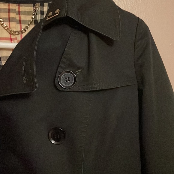 Woman’s medium Burberry Jacket - Picture 7 of 7